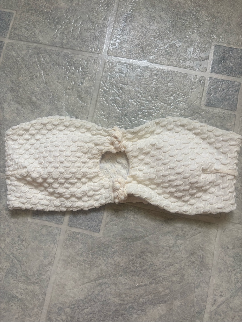 SHEIN Cream Textured Bandeau Bikini Set with Knot Detail - Picture 4 of 8